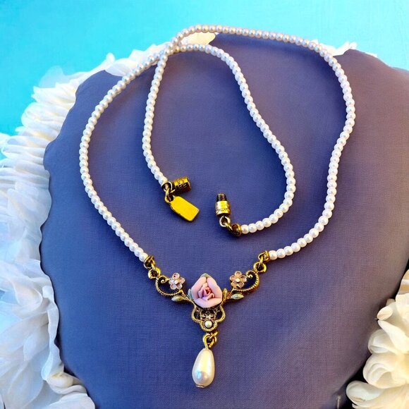 Vintage 1928 Faux Pearl Porcelain Rose Beaded Necklace Gold Tone - Picture 2 of 9